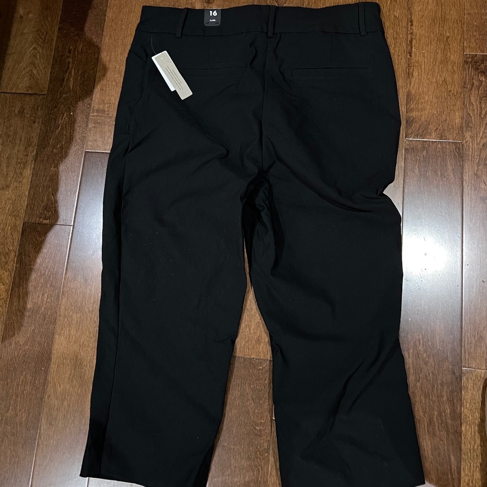 Reitmans black capris